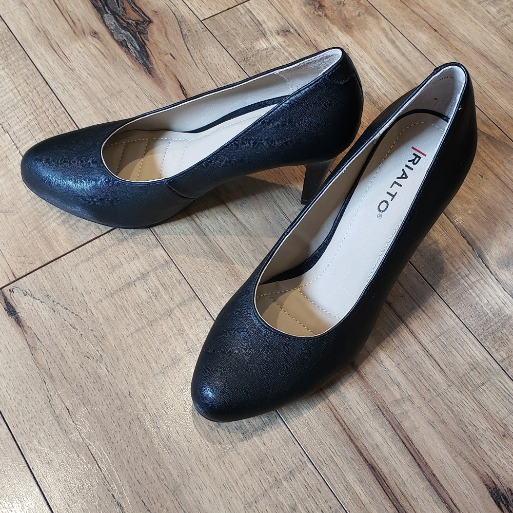 Rialto Matte Black Heels